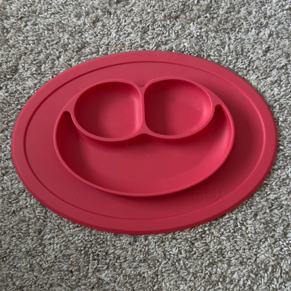 Ezpz Original Mini Mat coral / placemat + plate with suction in one